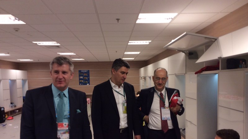 Predsjednik Vlade Milanović posjetio hrvatske reprezentativce nakon utakmice s Brazilom